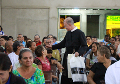 Padre Eugênio comemora 13 anos de sacerdócio.(Fotos: Nanda Moura)