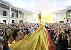 Santa em Missa em comemoração dos 3 anos da Paróquia do Santíssimo Redentor ( Fotos: Nanda Moura)