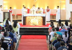 Santa em Missa em comemoração dos 3 anos da Paróquia do Santíssimo Redentor ( Fotos: Nanda Moura)