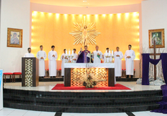 Santa Missa dominical com Padre Wagner Gonçalves ( Fotos: Nanda Moura)