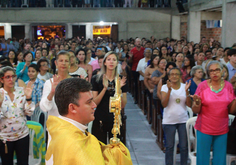 Adoração dedicada ao dia das Mães Fotos: (Nanda Moura)