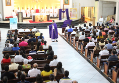 Santa Missa dominical com Padre Wagner Gonçalves ( Fotos: Nanda Moura)