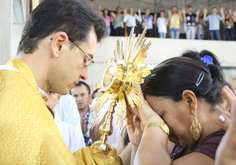 Santa em Missa em comemoração dos 3 anos da Paróquia do Santíssimo Redentor ( Fotos: Nanda Moura)