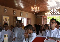 Santa Missa Dominical na capela S. João Paulo II ( Fotos:Nanda Moura)