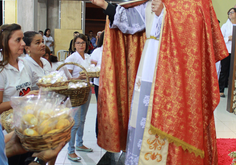 No tabernáculo diante dos olhos da fé: Corpo,alma e divindade. (Fotos: Nanda Moura)