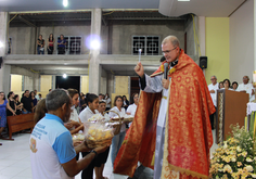 No tabernáculo diante dos olhos da fé: Corpo,alma e divindade. (Fotos: Nanda Moura)