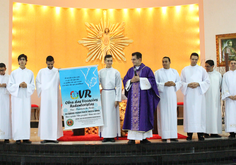 Santa Missa dominical com Padre Wagner Gonçalves ( Fotos: Nanda Moura)