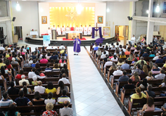 Santa Missa dominical com Padre Wagner Gonçalves ( Fotos: Nanda Moura)